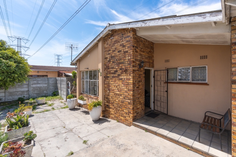 3 Bedroom Property for Sale in Gatesville Western Cape